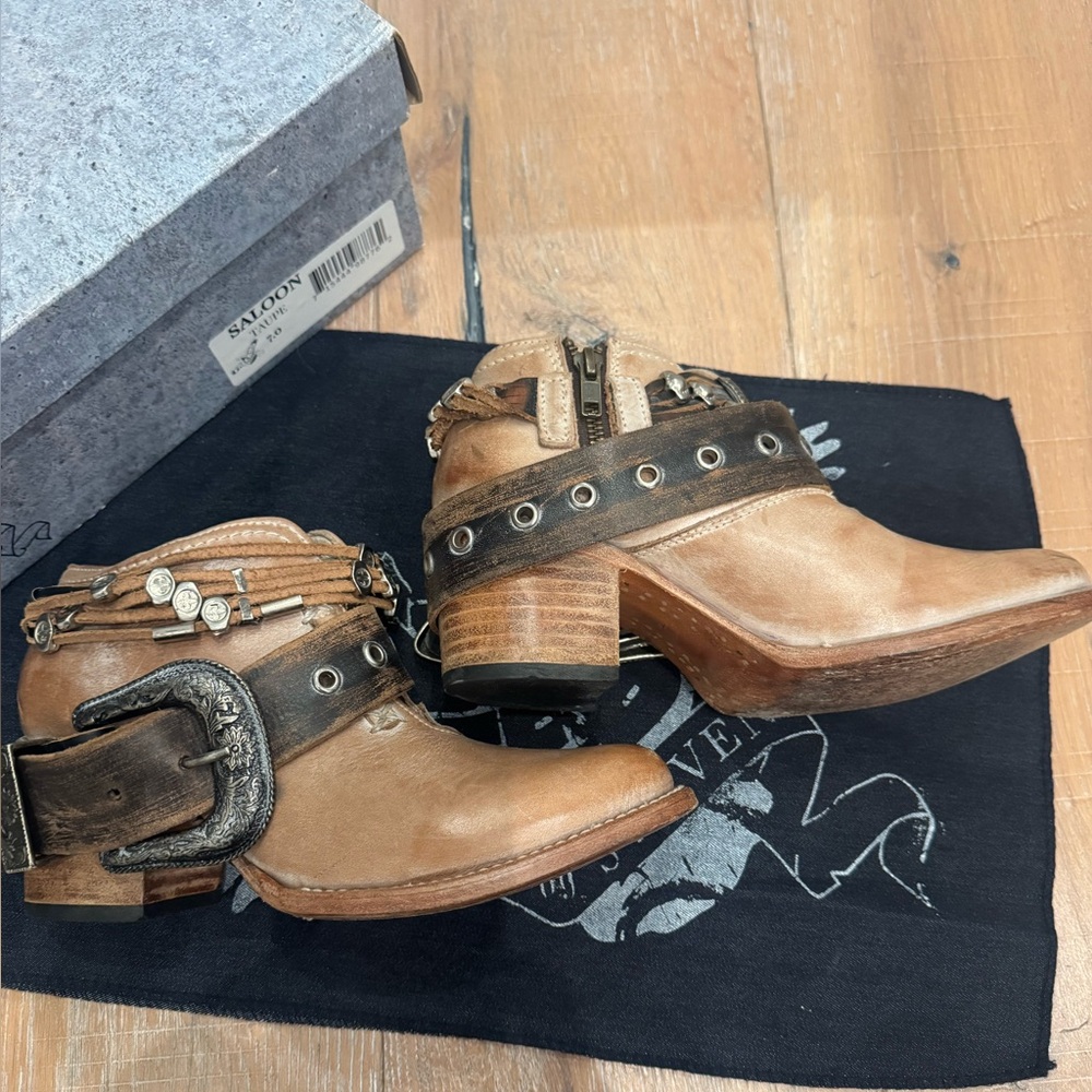 Freebird taupe Saloon ankle booties size 7
